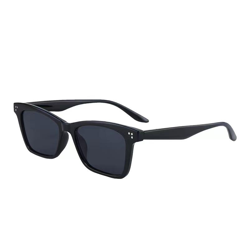 Korean Style Fashion Sunglasses Rivets Decoration Square Shape Women Sun Glasses Travelling Hiking Cool Sunglass