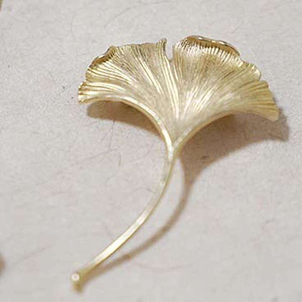 French Style Ginkgo Leaf Brooch Vintage Metal Glossy Corsage Ornament Long Leaf Pin  Banquet