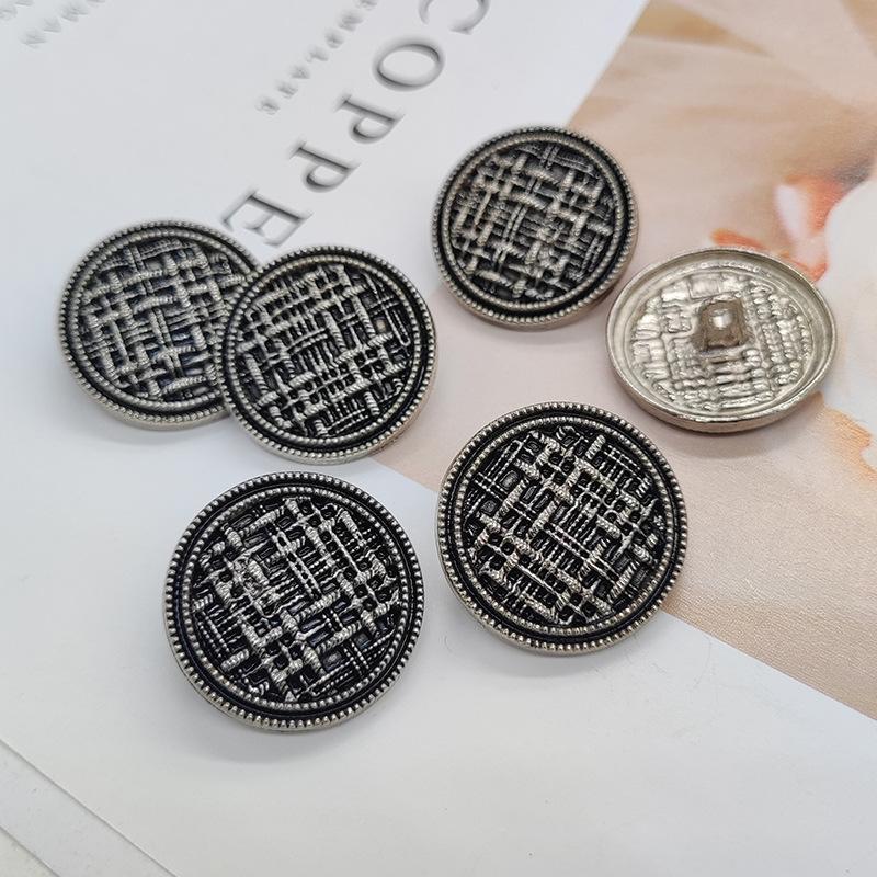 10pcs Luxurious Buttons 18mm Round Metal Shank Buttons Classic Beautiful Pattern Clothes Sewing Supplies
