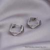 European American Style Luxury Stud Earrings: Elegant Cross-border Niche Hoops, Versatile Celebrity-inspired Accessories