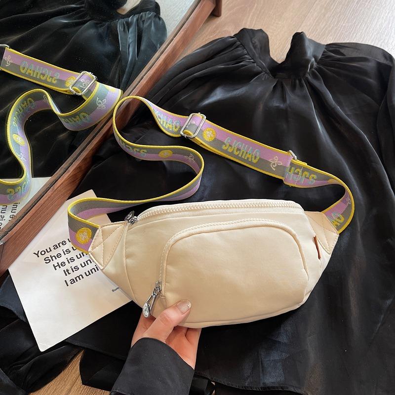 New women's breast bag sports key mobile phone storage bag fashion women's motorcycle solid color fanny pack