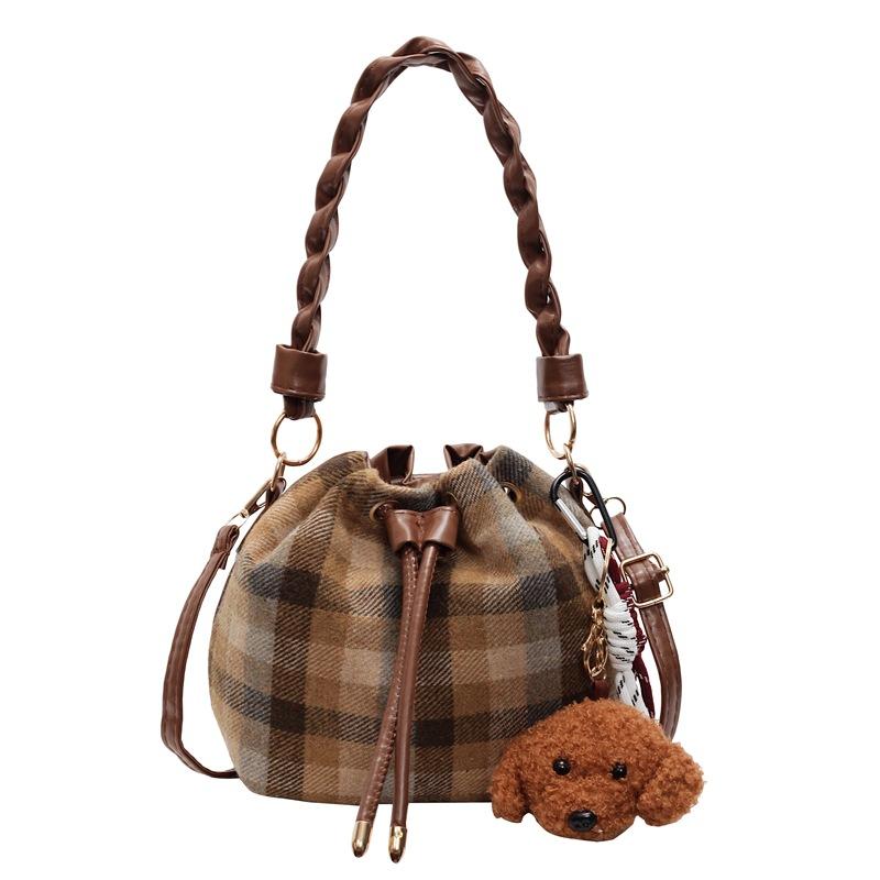 Fashionable Woolen Belt Bag Autumn and Winter New Versatile Ins Fashionable Commuting Retro Plaid Bucket