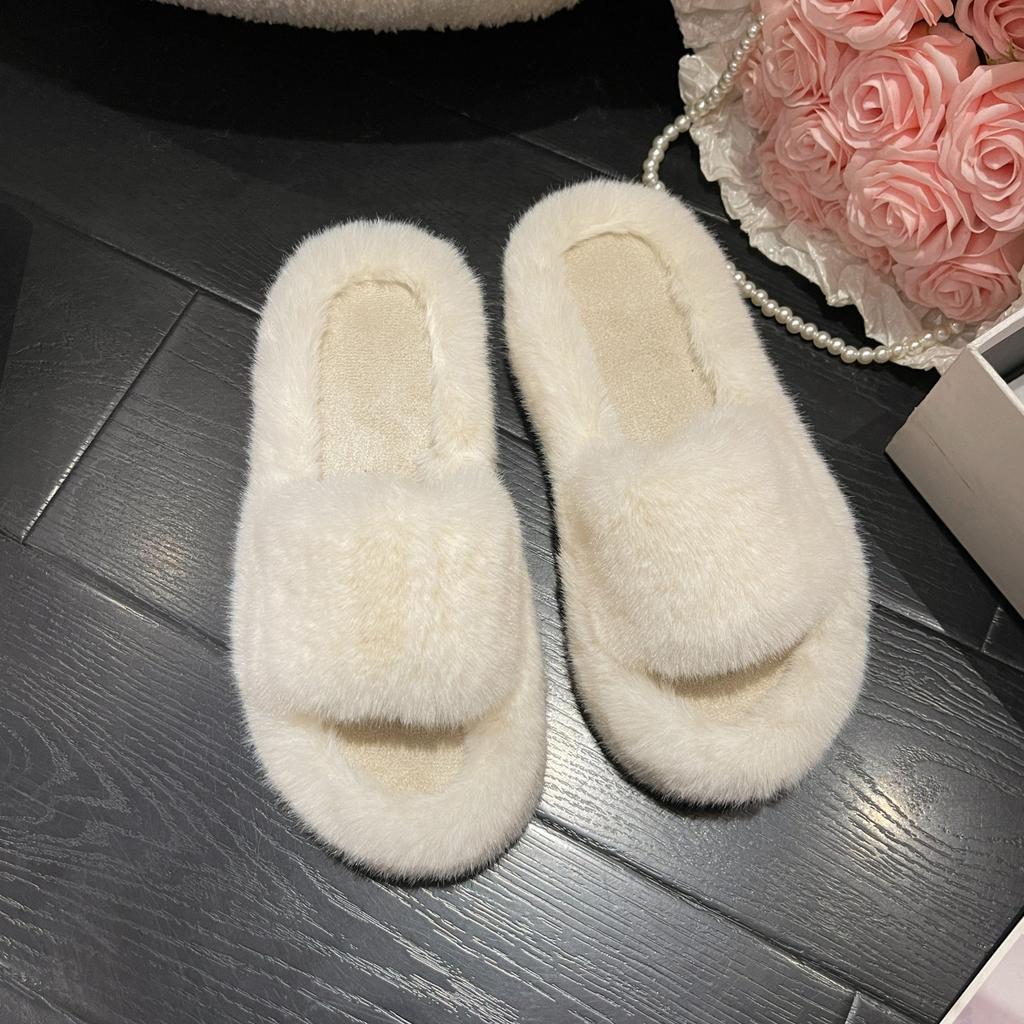 Foreign trade large size 2025 new home Korean version versatile outer wear flat bottom fashion Mao Mao Internet celebrity women's slippers