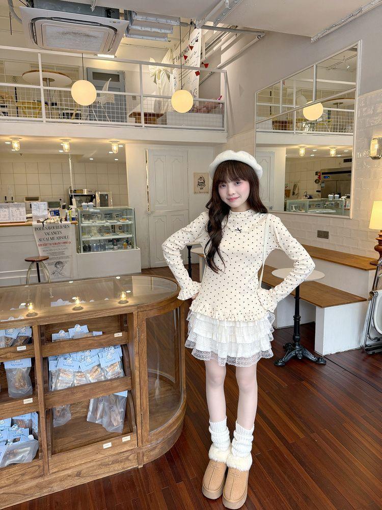 Hong Kong Style Women's Heart Polka Dot Long Sleeve Thermal Fleece T-shirt, Light Apricot Lace Patchwork, Autumn/Winter.