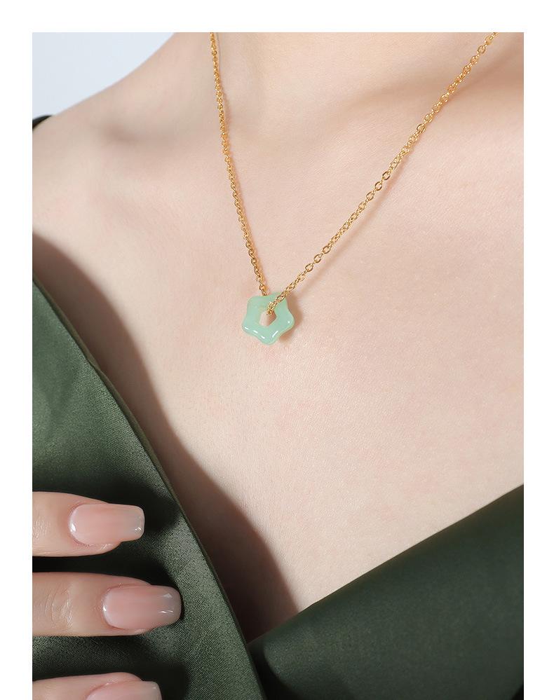 Hollow Jade Star Pendant Necklace: Non-Fading Light Luxury Women's Clavicle Jewelry