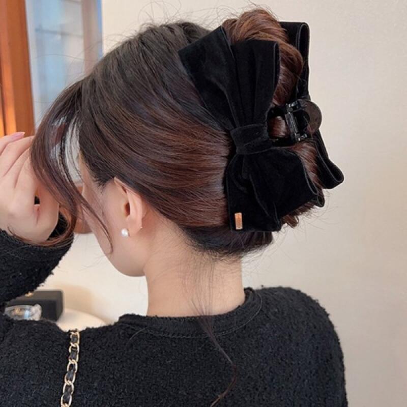 Velvet material label point black hair clip
