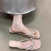 2025 new summer rhinestone soft bottom seaside beach flat bottom clip toe herringbone French small cool slippers women's wear