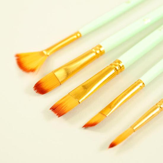 

Artbox/Claypia art watercolor, acrylic and oil painting brush set of 5