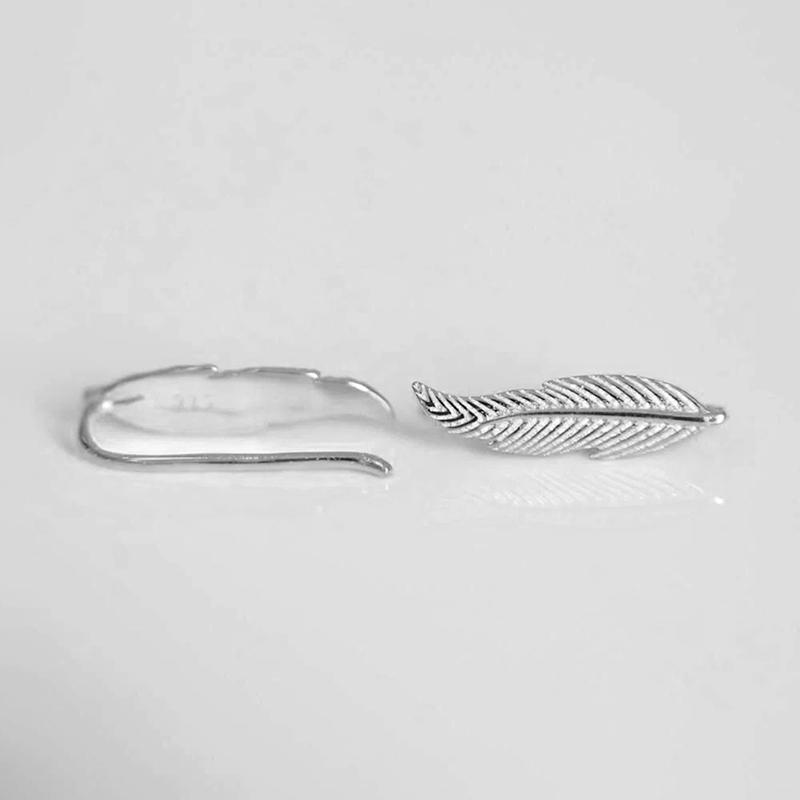 Huitan Delicate Feather Design Hook Earrings  Color/Gold Color Trendy Accessories for Women Contracted Metal Leaf Jewelry