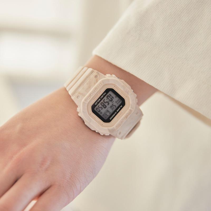 Casio G-SHOCK Men's Resin 200M Water Resistant Shock Resistant Alarm Quartz Watch GMS-S5600RT-4