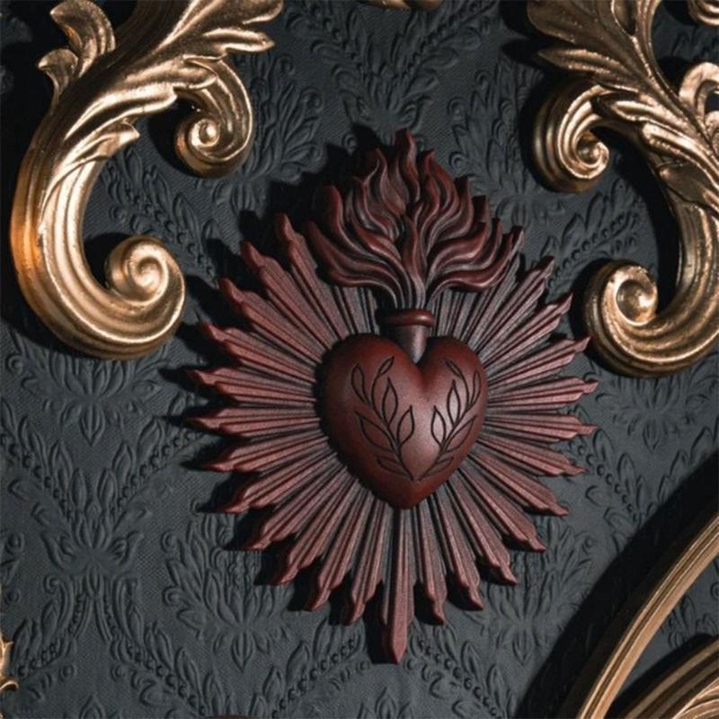 Elegant Gothic Sacred Hearts Wall Hanging Plaque Resin Cardiac Sculpture Ornament Perfect for Home Office Decors Gift