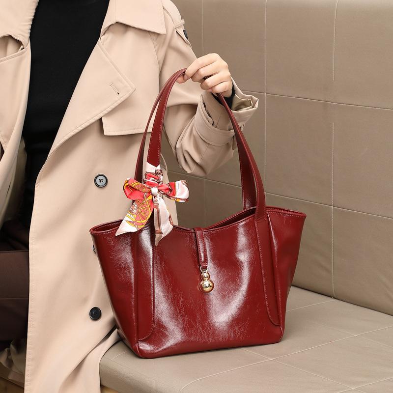 Small-scale Design Handbags with Retro Charm, Single-shoulder Bag, Fashionable Cross-body Bag