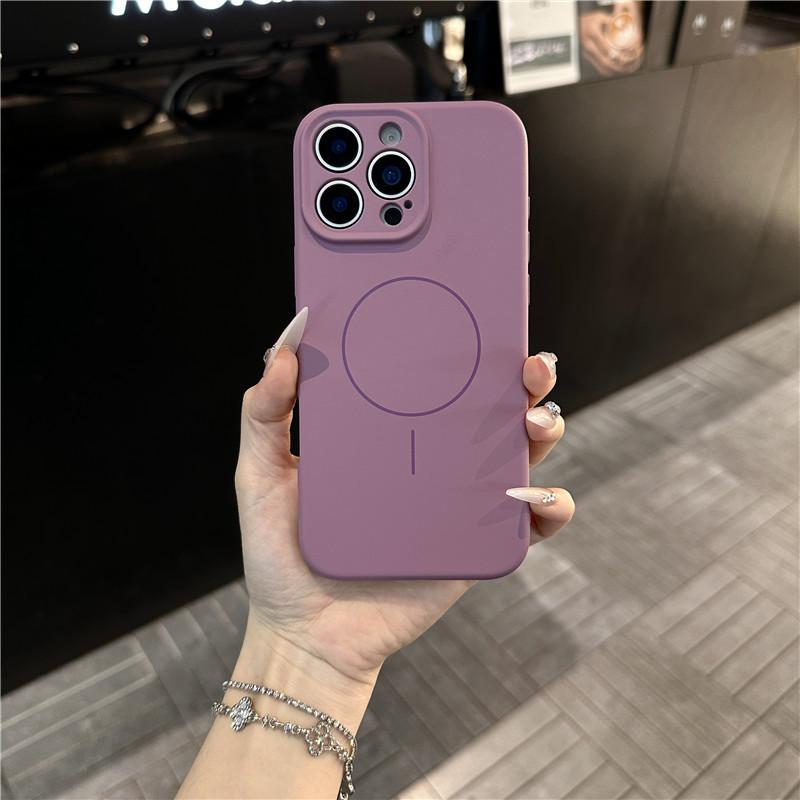 Fine ring magnetic suction is suitable for Apple 17promax mobile phone case, skin feeling iphone17 solid color magnetic case 15 silicone case.