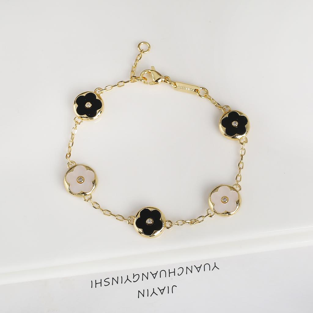 Trendy Creative Adjustable Round Five Leaf Flower Gold-Plated Bracelet Luxury for Women Daily Party Jewelry Accessories Clover