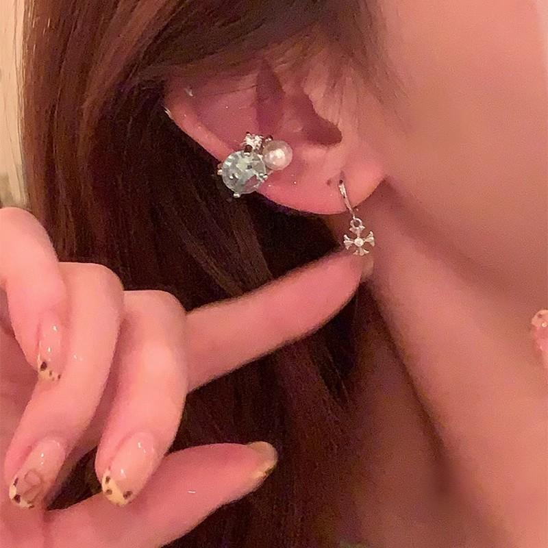 Pequena lâmpada, clipe de osso de orelha de zircônia super flash, clipe de orelha feminino sem piercing de orelha, único e bonito, Sensey de alta qualidade