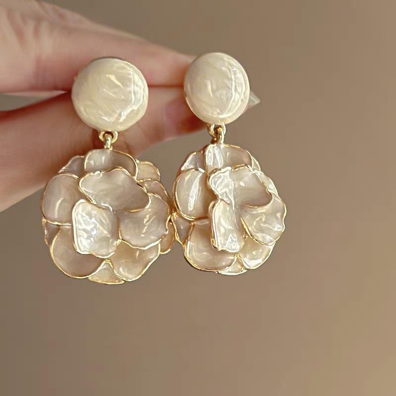 Chic European & American Tassel Earrings: Trendy, Long Dangle Design To Flatter Your Face - Versatile Statement Jewelry for Women