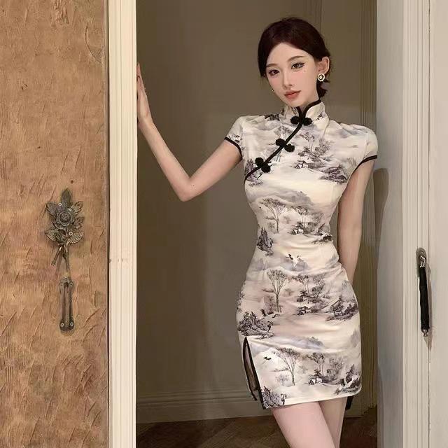 "Women's Summer Waist-Cinching Qipao with Frog Buttons and Slit Print - Retro Hip-Hugging Short Skirt".