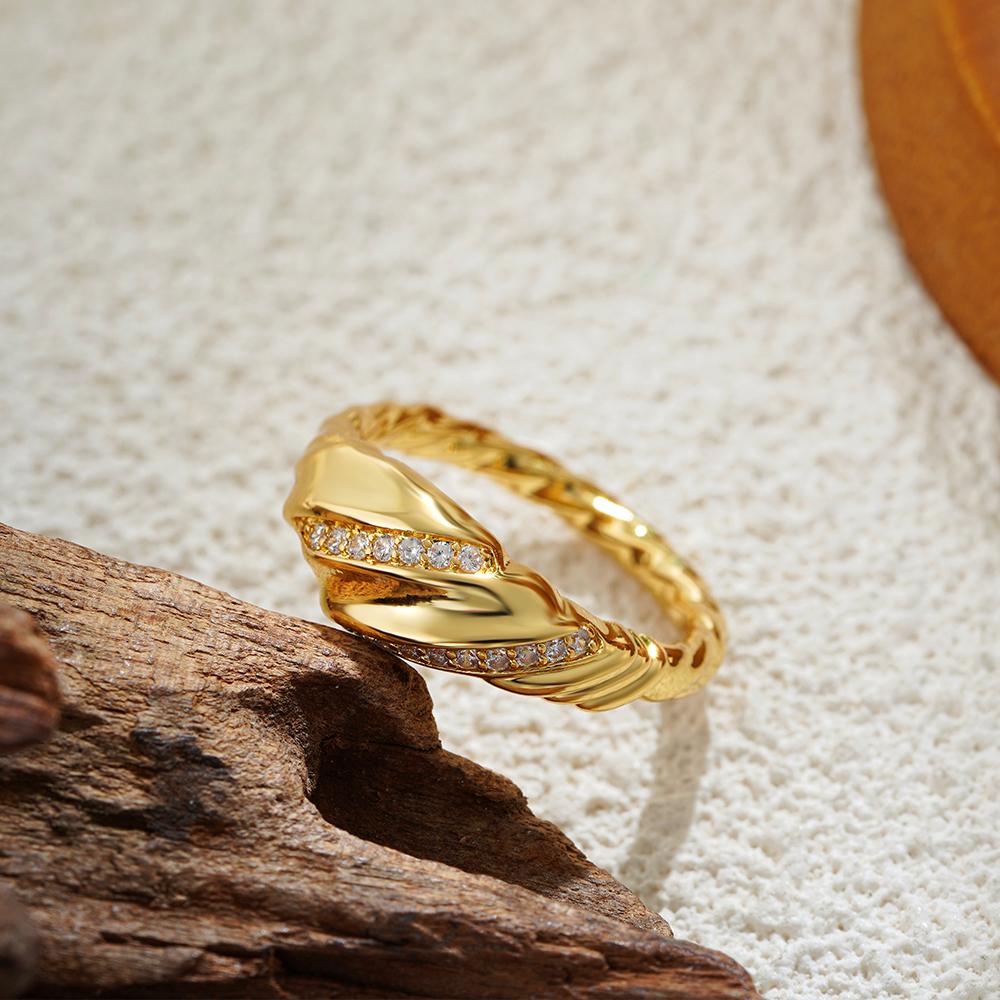 Fashion Stainless Steel Diamond Set Fried Dough Twists Women'S Ring 18K Gold Spiral Twist Ring Jewelry