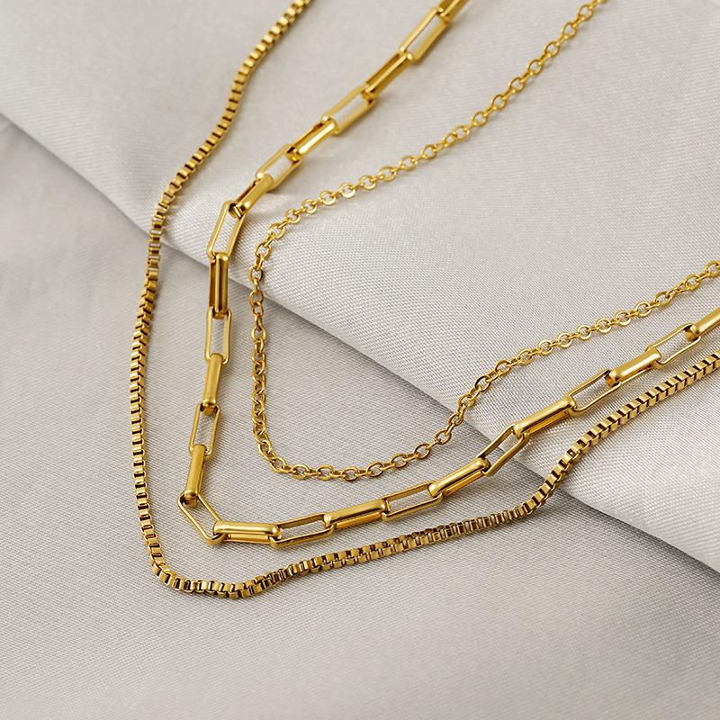 European and American fashion three-layer stainless steel necklace, exuding a sophisticated and elegant vibe, a minimalist clavicle chain accessory