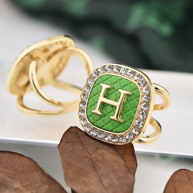 Neue Kamelien-Seidenschalschnalle, französische Retro-Perlenschalschnalle, quadratische Ringschnalle, orangefarbene Kristallschalschnalle für Frauen