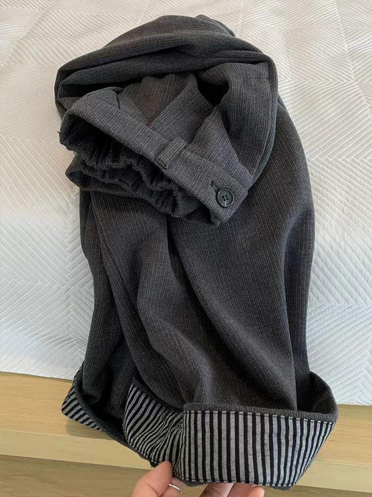 

CHAO-Level Stylish Korean Niche Design: Deep Gray Brushed Thickened Wide-Leg Pants for Women (Autumn/Winter) XXL