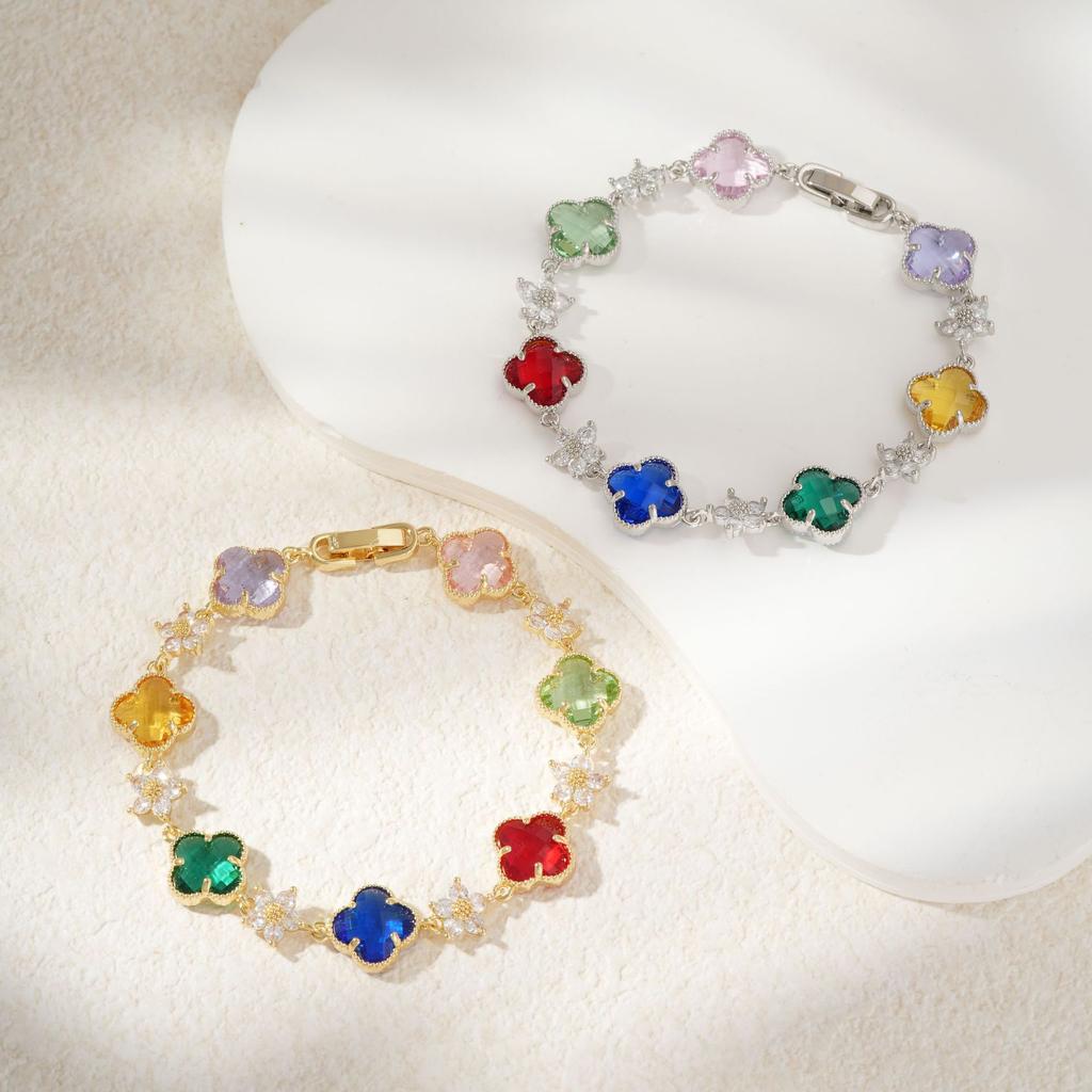 Classic and Fashionable Women's Brass Bracelets Luxury Zircon Four-leaf Clover Copper Jewelry