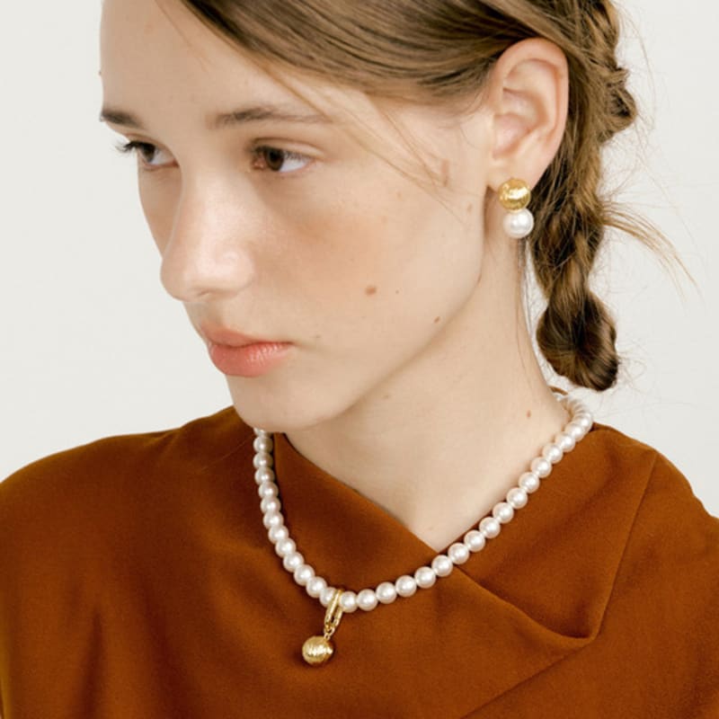 MATIAS Pärlemor Mandel Halsband