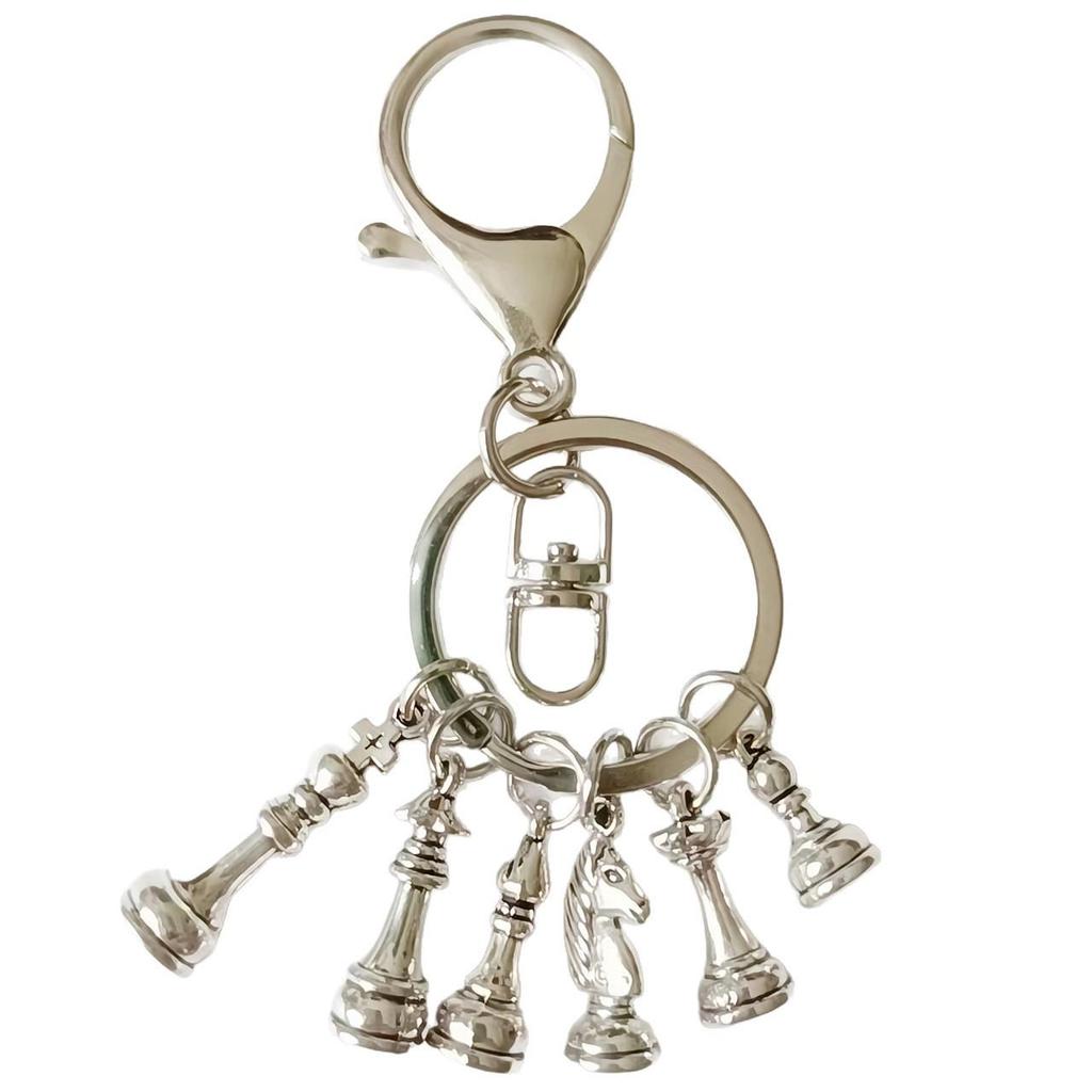 Breloczek z wisiorkiem w kształcie figury szachowej - Prezent na przyjaźń