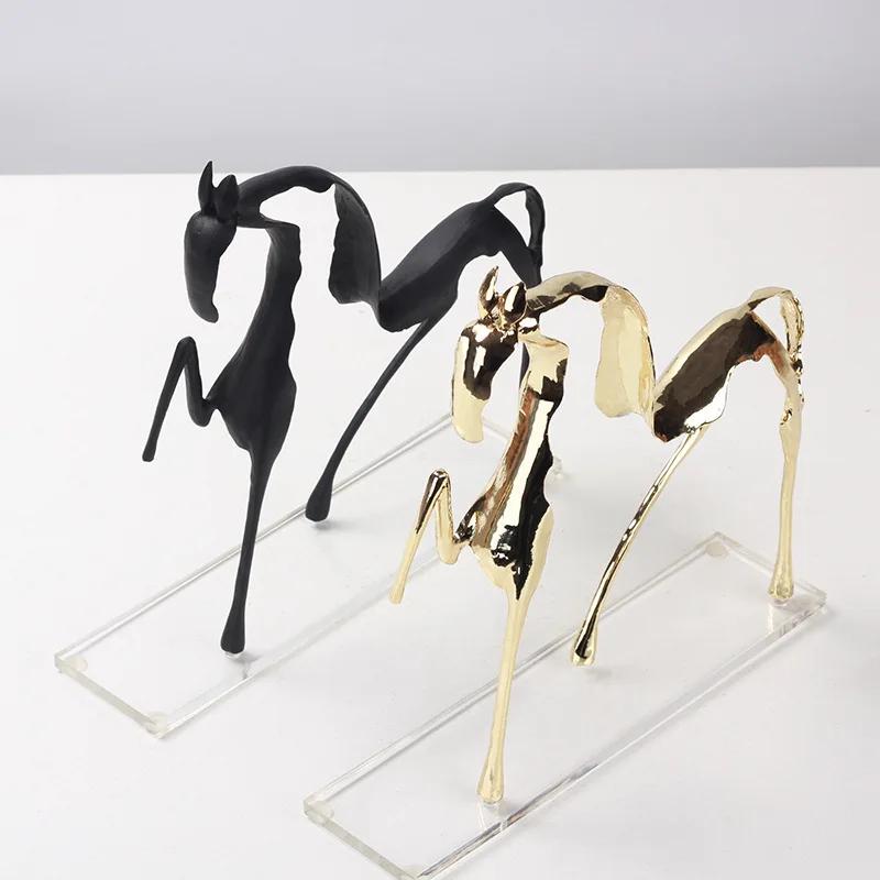 Metal Handicrafts Abstract Animal Sculpture Hollowed-out Horse Golden Horse Metal Figurine Home Decoration Accessories