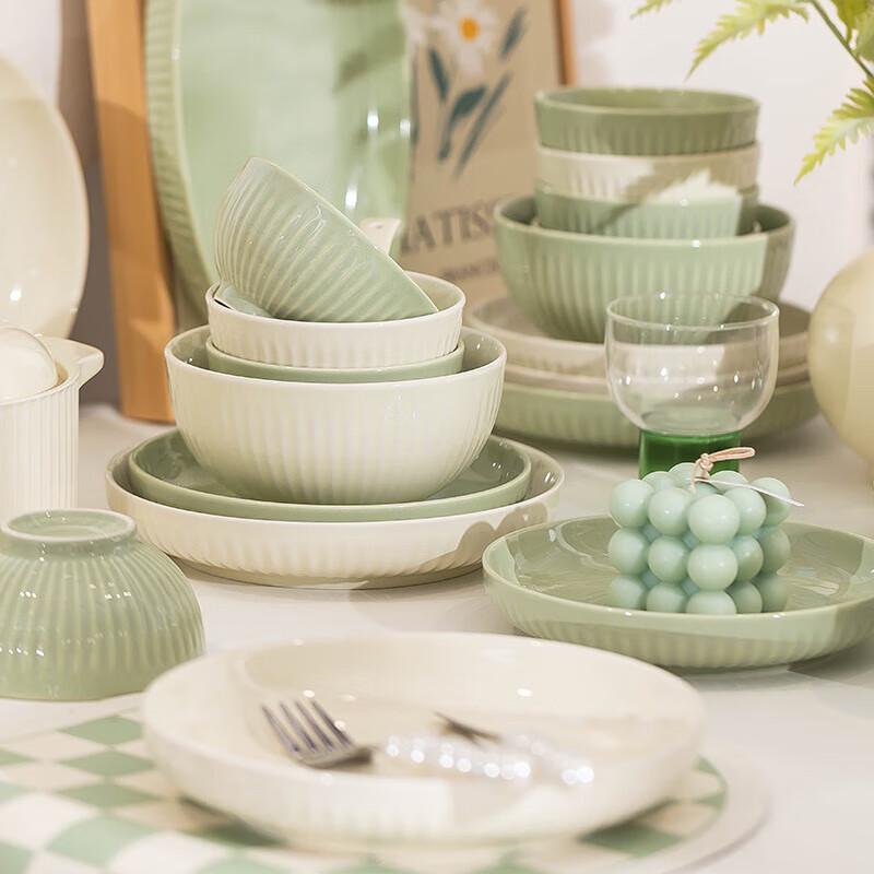 Modranka Cream Ceramic Dinnerware Set