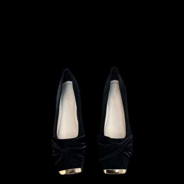 Flat-bottomed gentle evening breeze single shoes women's 2025 spring new color matching one-pedal with skirt, shallow mouth foot set Doudou shoes