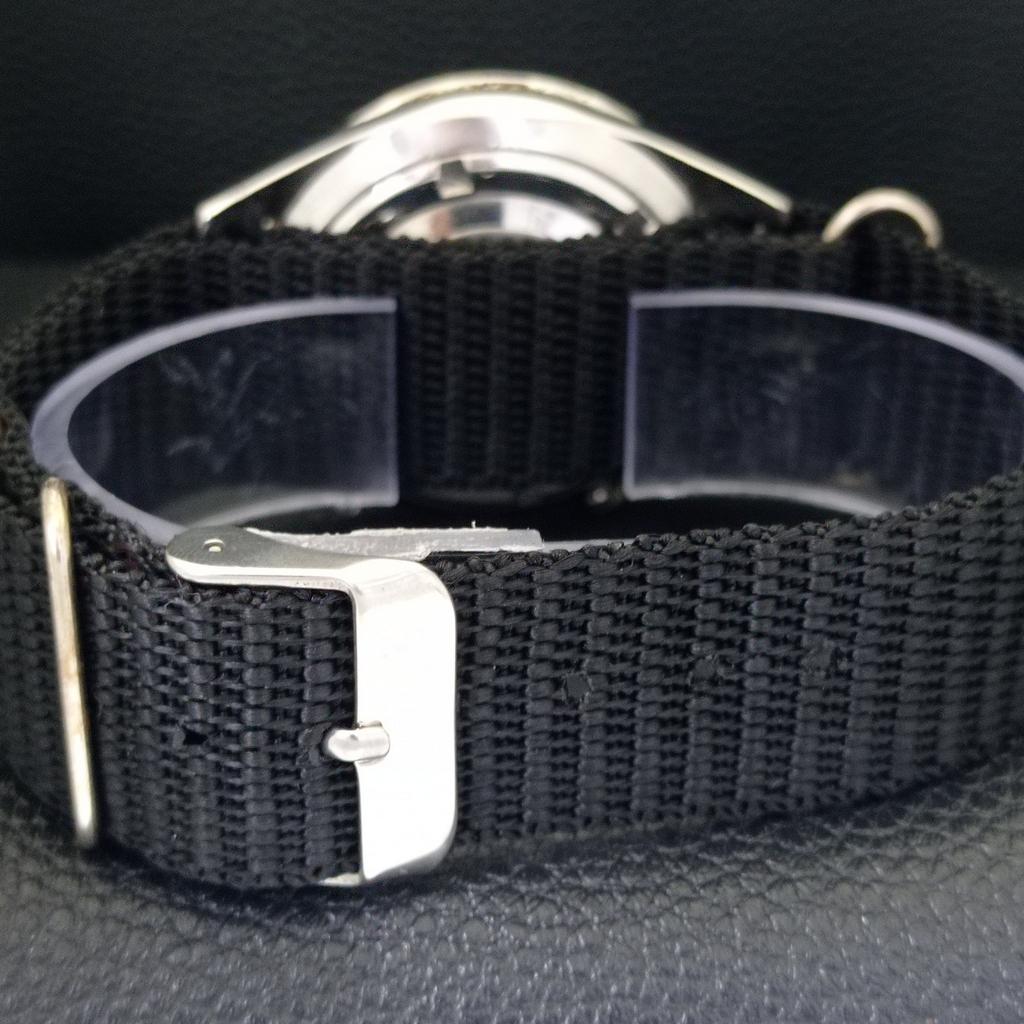 Seiko 5 AUTOMATIC VINTAGE 6106B JAPAN MENS ARABIC WHITE DIAL WATCH A702453-5 R124-a702453