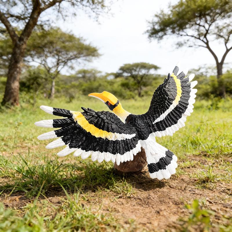 Tropical Forest Bird Ornament: Hornbill & Lovebird Cognitive Simulation for Garden & Home Decoration