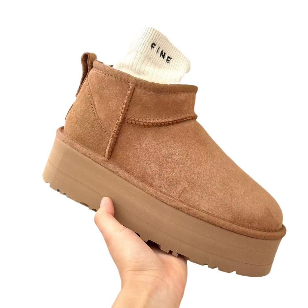 Thick-soled heightening snow boots for women's new winter models, piled, thickened, non-slip and warm, large-size cotton shoes, short tube.