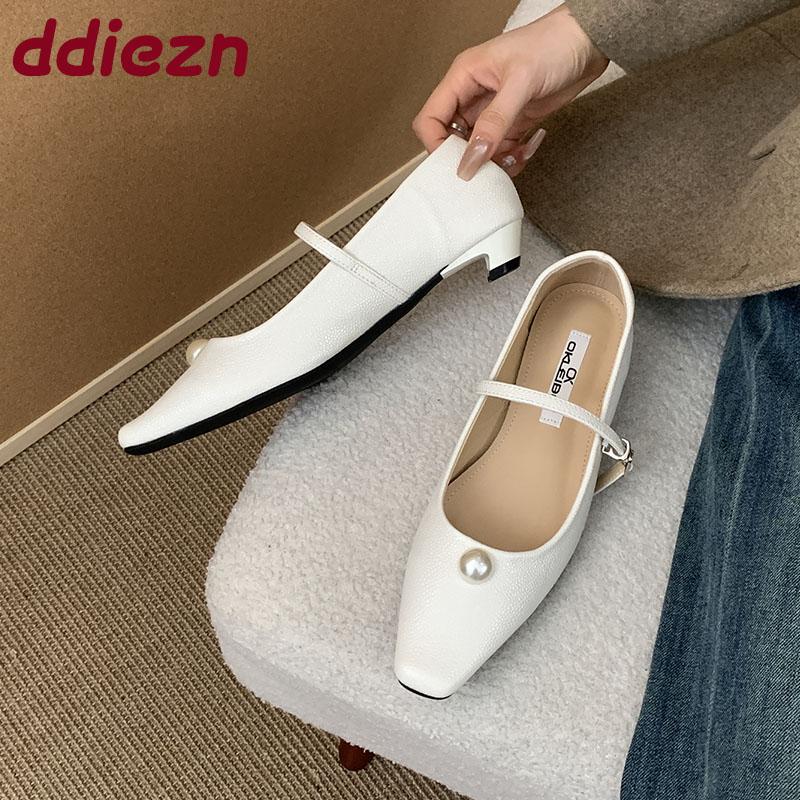 Fashion 2025 New Fashion Shallow Women Low Heel Pumps Shoes Female Buckle Strap Footwear Pointed Toe Ladies Heeled Shoes