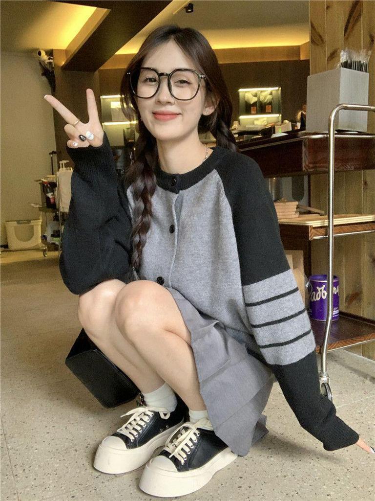 Women's Retro Color Block Knitted Cardigan - Autumn/Winter Slim Fit, Long-Sleeve Sweater