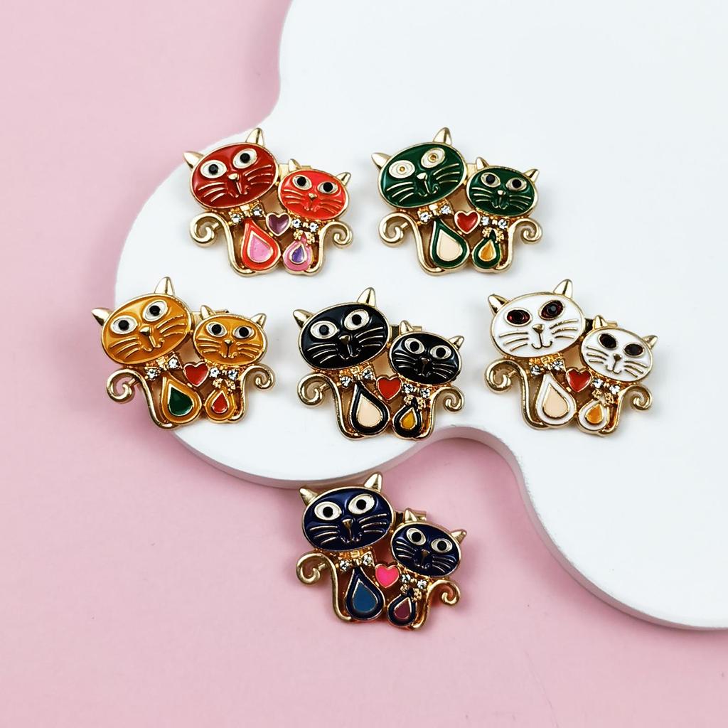 Cute Cartoon Cat Couple Brooch Set - Versatile Backpack Badge & Decorative Accessory