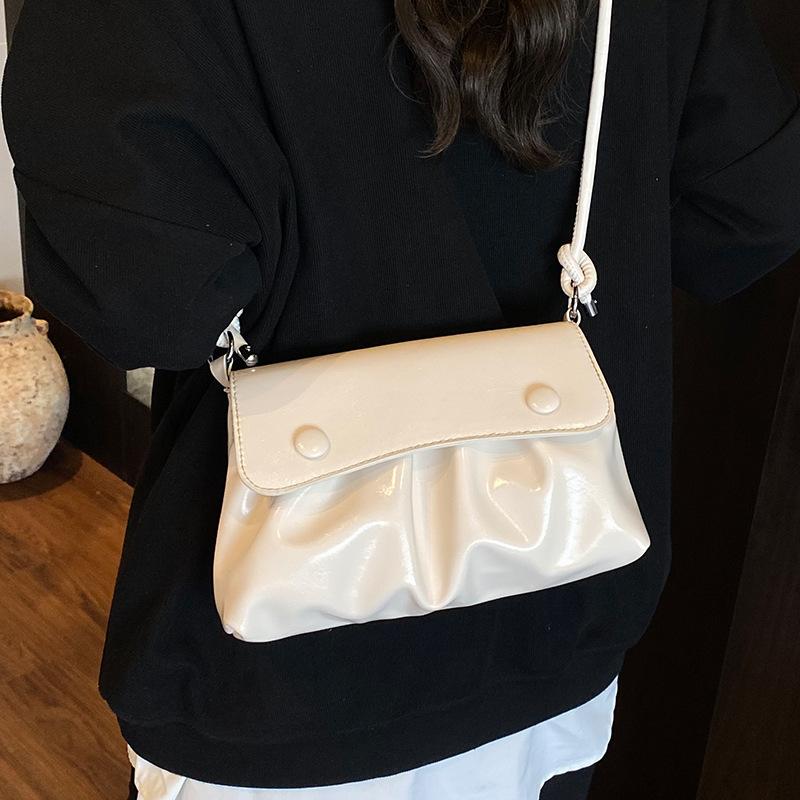 Japanese classic pleated bag women's 2025 summer new messenger bag casual shoulder bag commuter versatile messenger bag