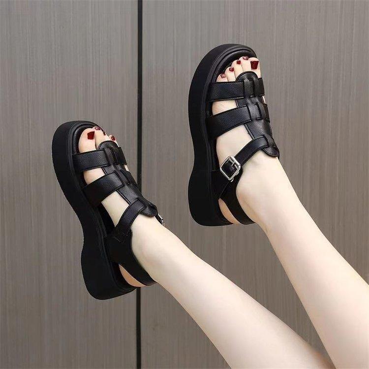 Leather thick-soled Roman sandals women's casual soft-soled summer 2025 new popular versatile muffin foreign style increases