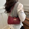 2025 Chic Retro Women's Baguette Bag: Elegant, Textured, Versatile Crossbody & Shoulder Bag