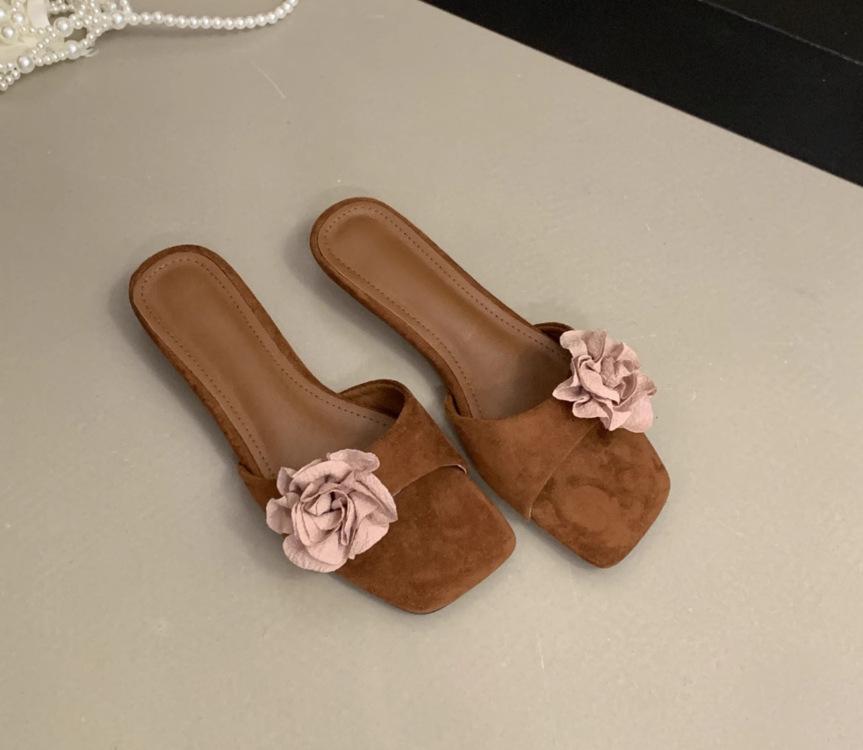2025 new French beautiful fairy style square head flower word with slope heel sandals girl summer with skirt slippers