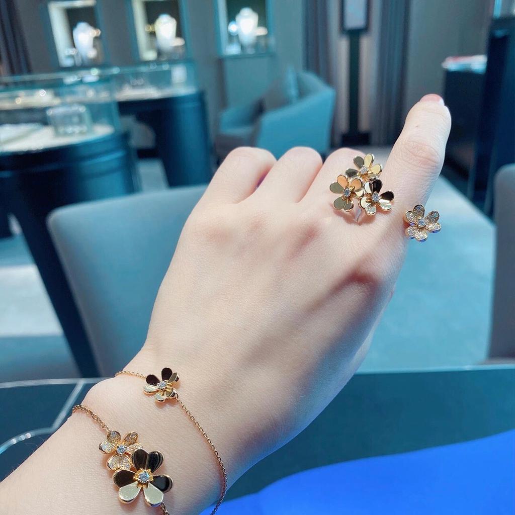 New 2023 Trend Top Quality Hot Brand Anniversary Gifts Luxury Jewelry Rings For Women Flowers Leaf Wedding Engagement Party