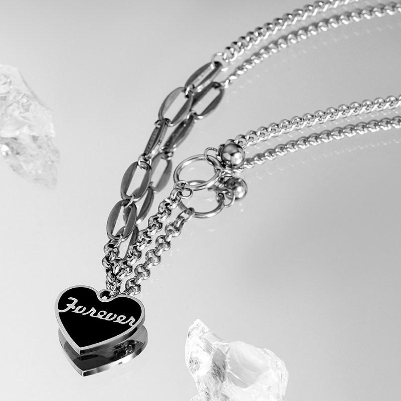Black Heart Pendant Necklace: Stylish Women's Clavicle Chain - Light Luxury Summer Accessory
