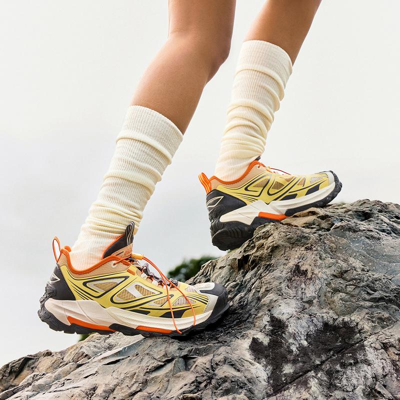 Li Ning Yijie 2.0 V2 Comfortable Versatile Shock Absorbing Non-Slip Wear-Resistant Low-Top Hiking Shoes Unisex Hiking Shoes Yellow Brown AHTV001-2