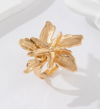Anello di Moda con Design a Foglia Misura Regolabile Materiale Metallico Superficie con Texture Dettagliata Adatto per l'Uso Quotidiano e Occasioni Speciali