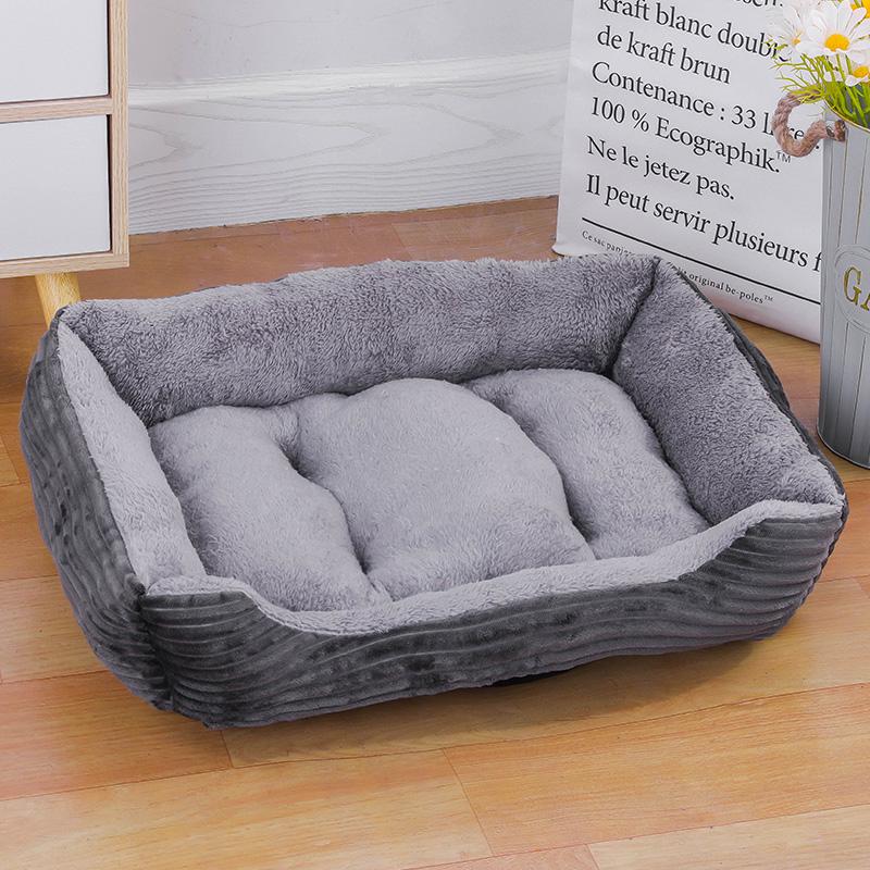 All-Season Pet Bed for Small Dogs & Cats - Winter Warmth Dog House Mat