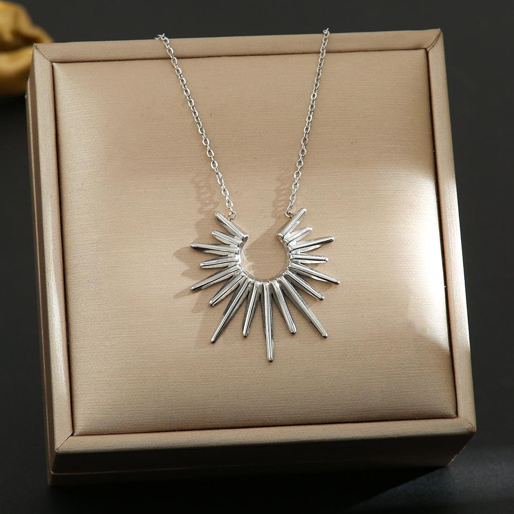 Women's Silver Titanium Steel Necklace with Micro-Inlaid Zircon - Elegant, Durable Clavicle Chain Jewelry