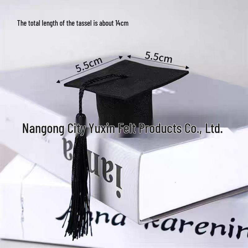 Customizable Mini Graduation Cap Wine Bottle Decoration with Tassel: Perfect for Graduation Parties & Events