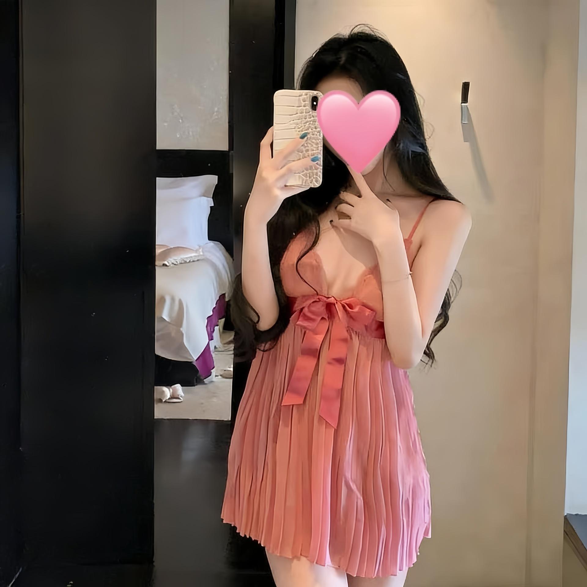 

Su Aixing large size new French sexy nightdress deep V sweet lace bow pink pleated suspender nightdress free size 40-60kg рожевий