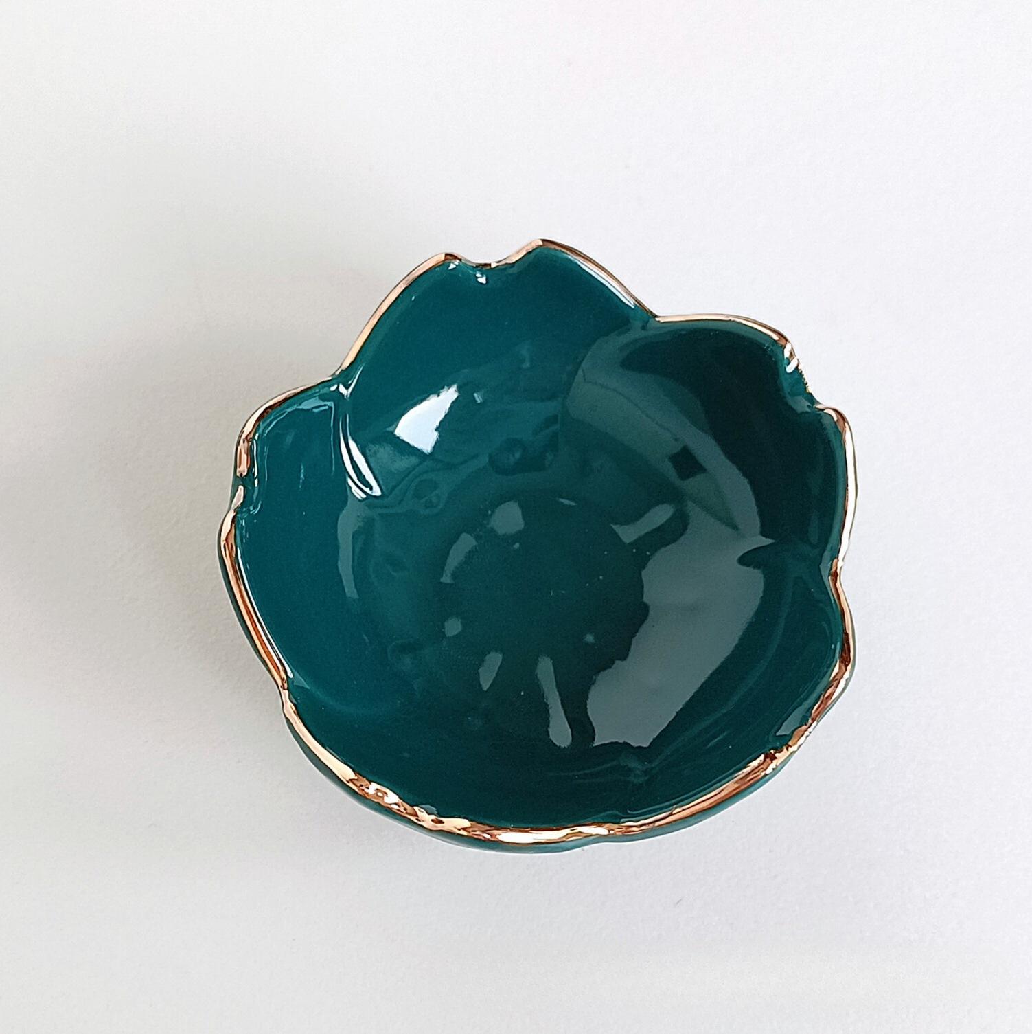 

2 шт. керамическая миска для приправ «Сакура», безделушка в виде цветка вишни, соусница, фарфоровая тарелка для соуса, приправа на кухне